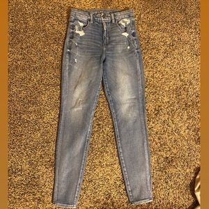 size 6 regular american eagle not worn much!